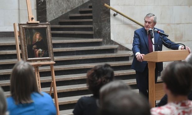 P. Gliński: do zbiorów Muzeum Narodowego w Warszawie powrócił obraz "Portret starszego mężczyzny w peruce, z laską" 