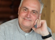 Ks. Marcello Stanzione – włoski angelolog, autor ponad 300 książek o aniołach.