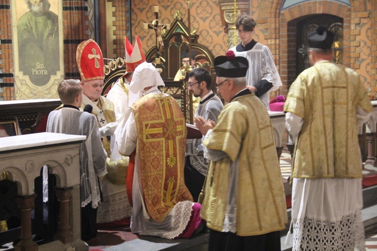 Kochłowice. Inscenizacja święceń biskupich Wilhelma Pluty i otwarcie wystawy