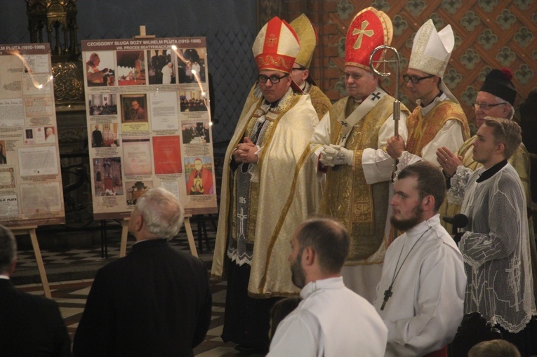 Kochłowice. Inscenizacja święceń biskupich Wilhelma Pluty i otwarcie wystawy