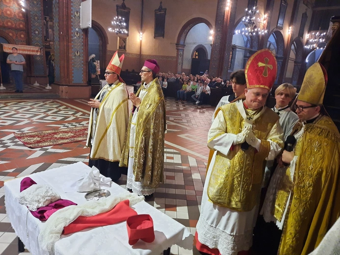 Kochłowice. Inscenizacja święceń biskupich Wilhelma Pluty i otwarcie wystawy