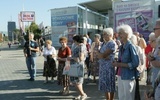 Modlitwa na skrzyżowaniu ulicy Zana i Bohaterów Monte Cassino w Lublinie.