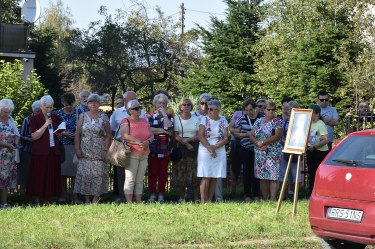 Dębica-Latoszyn. Koronka na ulicach miast