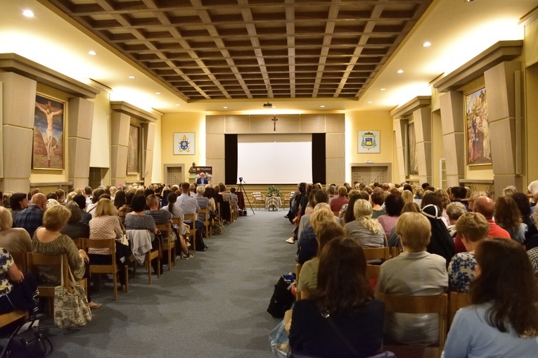 Inauguracyjny wykład w Szkole Biblijnej AG