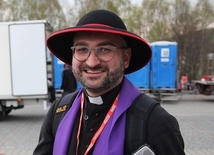 Ks. Grzegorz Piekiełko, kapelan górali ze Straconki i Wilkowic, będzie sprawował Mszę św. na Magurce.