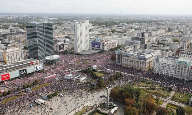 Marsz "miliona serc" na ulicach Warszawy