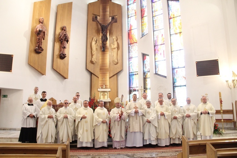 Łososina Dolna. Święcenia diakonatu Mateusza Pajora