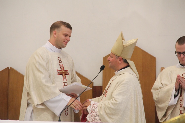 Łososina Dolna. Święcenia diakonatu Mateusza Pajora