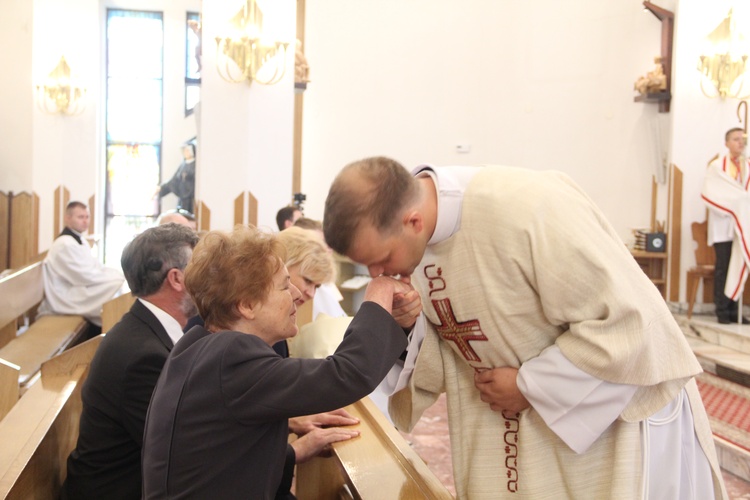 Łososina Dolna. Święcenia diakonatu Mateusza Pajora