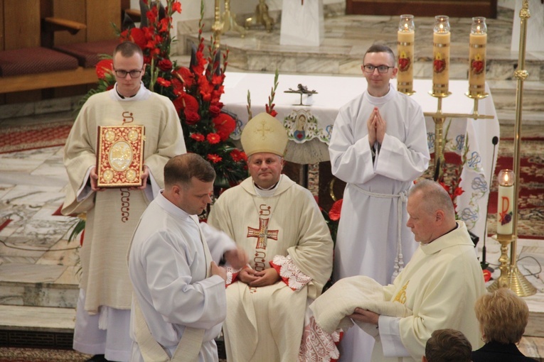 Łososina Dolna. Święcenia diakonatu Mateusza Pajora