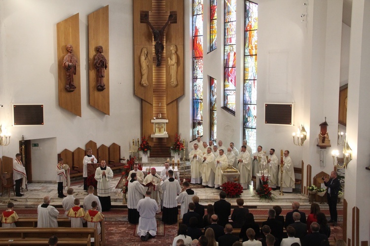 Łososina Dolna. Święcenia diakonatu Mateusza Pajora