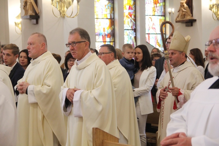 Łososina Dolna. Święcenia diakonatu Mateusza Pajora