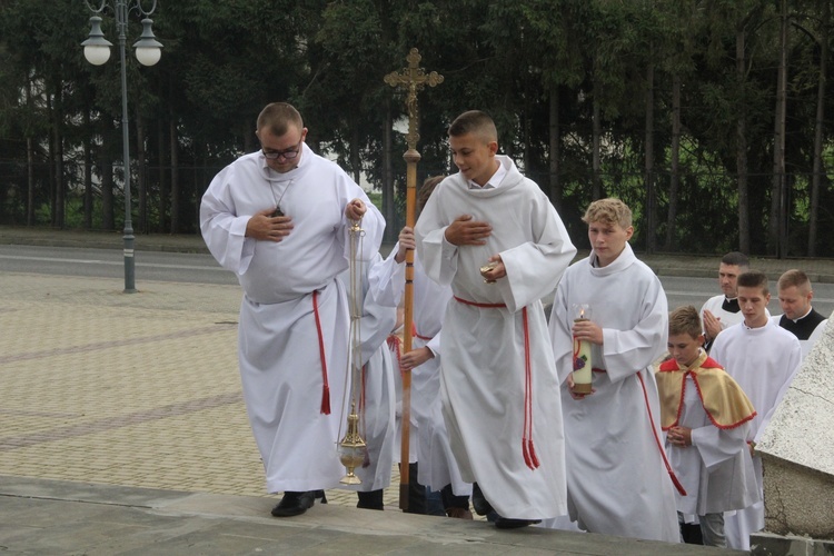 Łososina Dolna. Święcenia diakonatu Mateusza Pajora