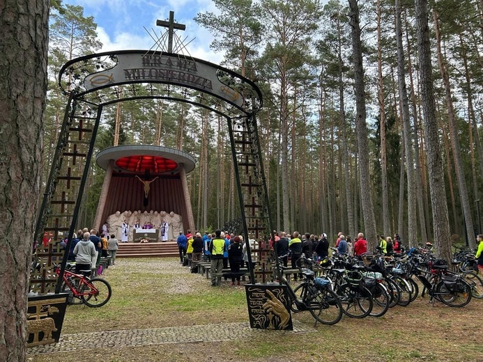 Do Piaśnicy na rowerach