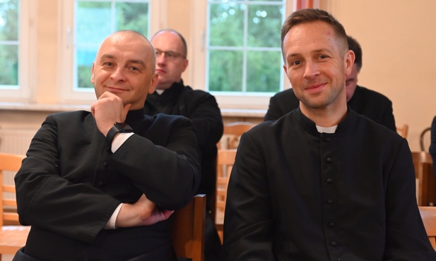 Kapłani mieli okazję dowiedzieć się na temat kazusów prawnych związanych z chrztem św.
