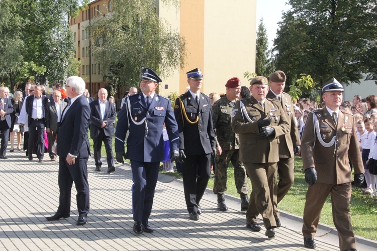 Brzesko. Odsłonięcie muralu "Dumni z Powstańców"