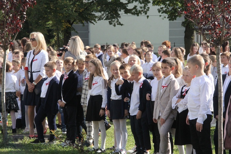 Brzesko. Odsłonięcie muralu "Dumni z Powstańców"