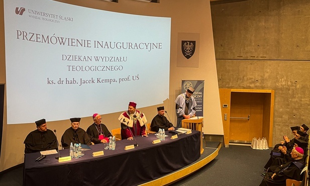 Przemówienie inauguracyjne wygłosił dziekan Wydziału Teologicznego UŚ ks. prof. UŚ Jacek Kempa.