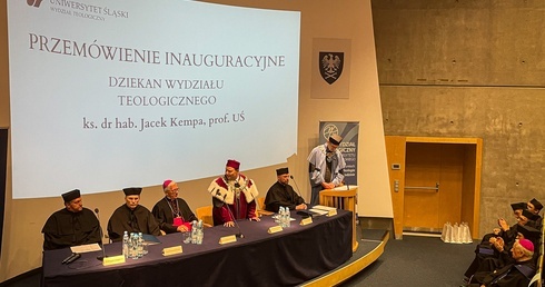 Przemówienie inauguracyjne wygłosił dziekan Wydziału Teologicznego UŚ ks. prof. UŚ Jacek Kempa.