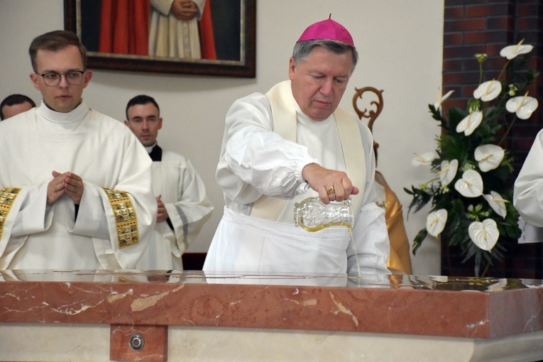 Poświęcenie kościoła pw. NMP Fatimskiej w Oleśnicy