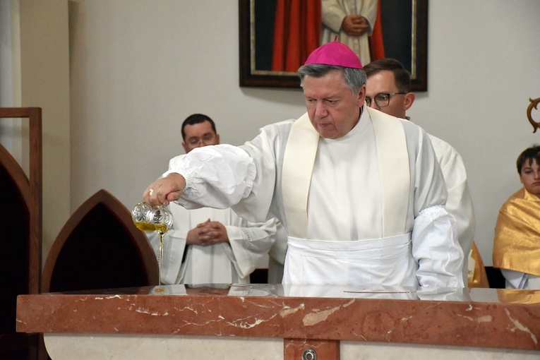 Poświęcenie kościoła pw. NMP Fatimskiej w Oleśnicy