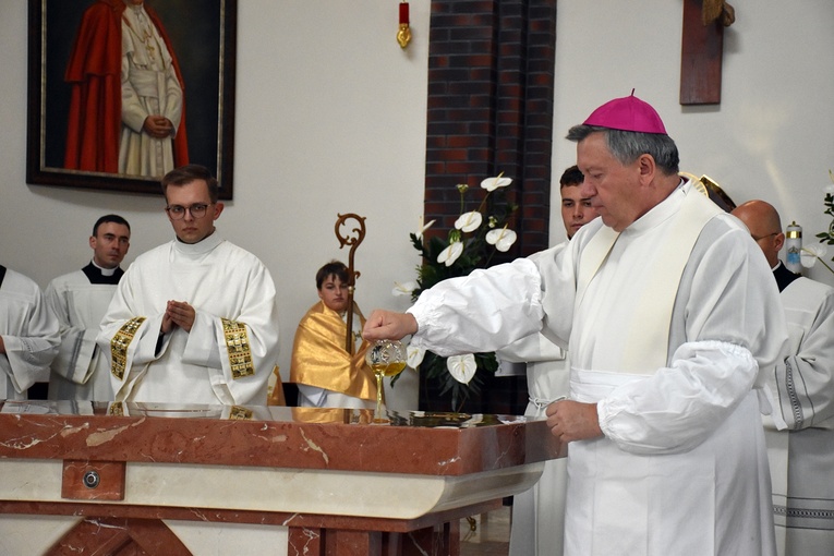 Poświęcenie kościoła pw. NMP Fatimskiej w Oleśnicy