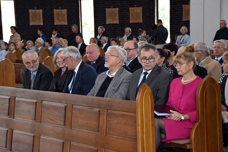 Poświęcenie kościoła pw. NMP Fatimskiej w Oleśnicy