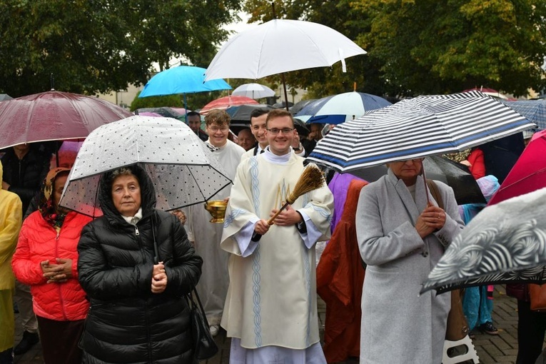 Pielgrzymka różańcowa do Rokitna