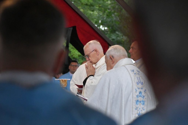 Pielgrzymka różańcowa do Rokitna