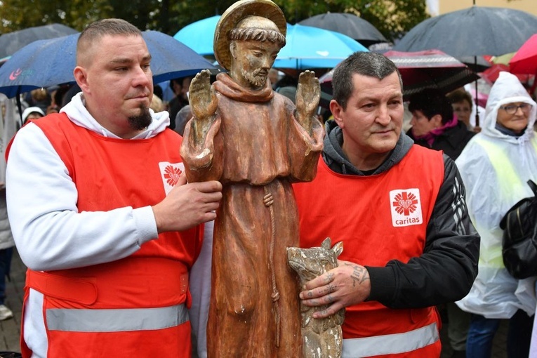 Pielgrzymka różańcowa do Rokitna