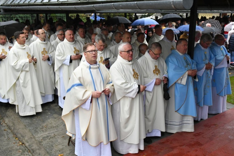 Pielgrzymka różańcowa do Rokitna