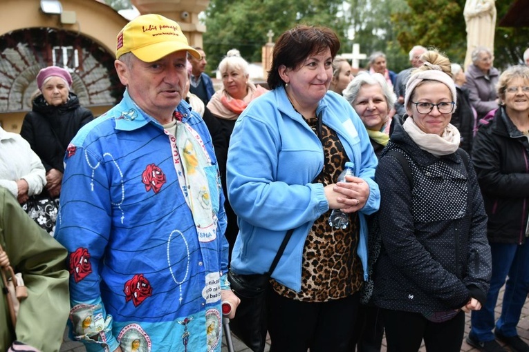 Pielgrzymka różańcowa do Rokitna