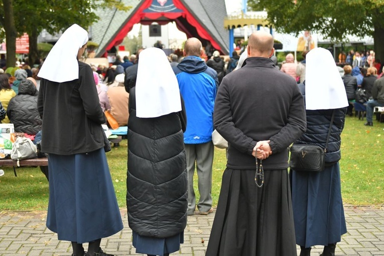 Pielgrzymka różańcowa do Rokitna
