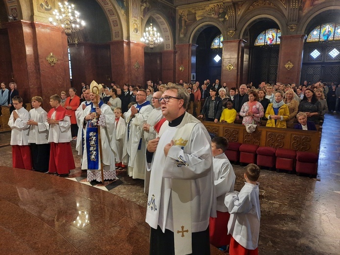 Pielgrzymka nauczycieli do Piekar Śląskich