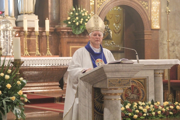 Pielgrzymka nauczycieli do Piekar Śląskich