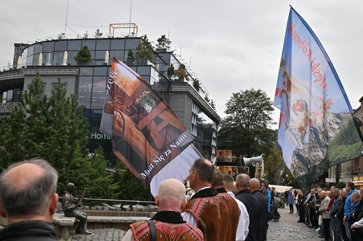 Męski Różaniec na Krupówkach 