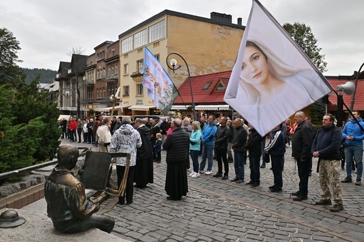 Męski Różaniec na Krupówkach 