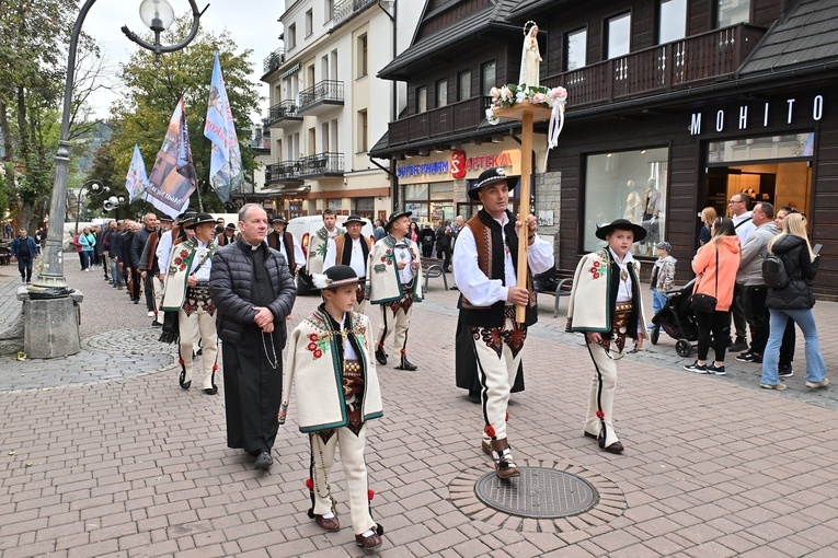 Męski Różaniec na Krupówkach 