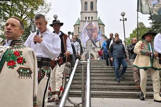 Męski Różaniec na Krupówkach 