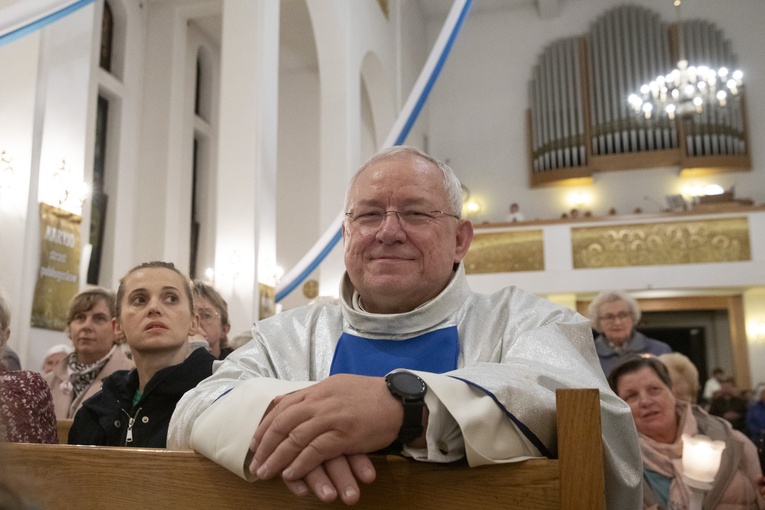 Sanktuarium Matki Bożej Różańcowej - Pośredniczki Wszelkich Łask w Piasecznie