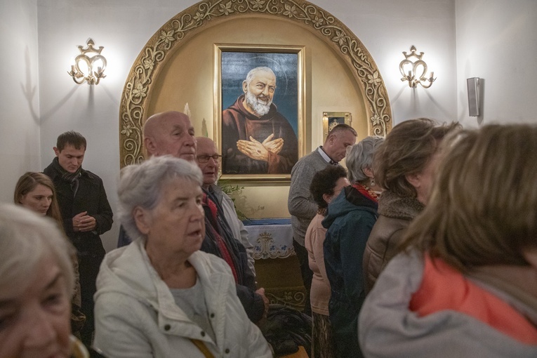Sanktuarium Matki Bożej Różańcowej - Pośredniczki Wszelkich Łask w Piasecznie