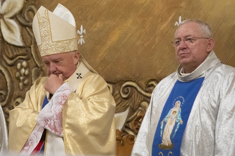 Sanktuarium Matki Bożej Różańcowej - Pośredniczki Wszelkich Łask w Piasecznie