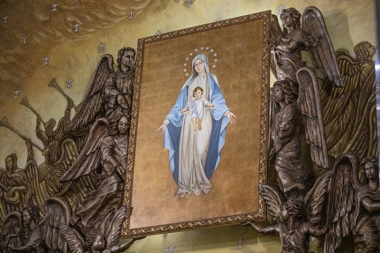 Sanktuarium Matki Bożej Różańcowej - Pośredniczki Wszelkich Łask w Piasecznie