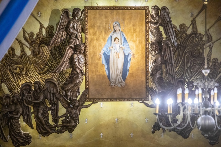 Sanktuarium Matki Bożej Różańcowej - Pośredniczki Wszelkich Łask w Piasecznie