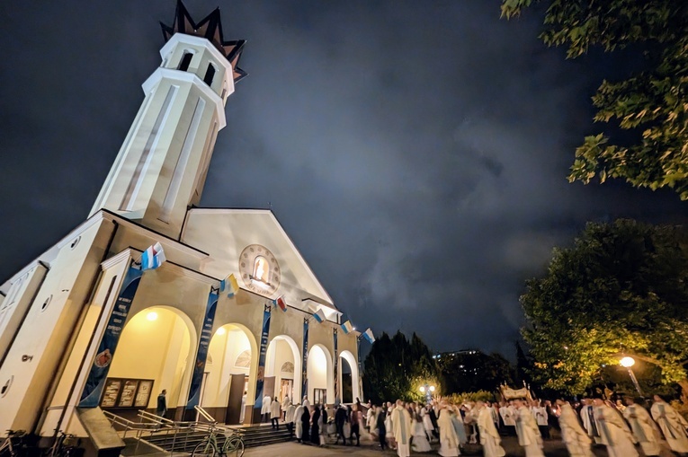 Sanktuarium Matki Bożej Różańcowej - Pośredniczki Wszelkich Łask w Piasecznie