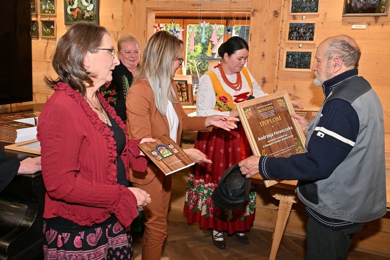 Rozstrzygnięcie konkursu "Rodzina" 