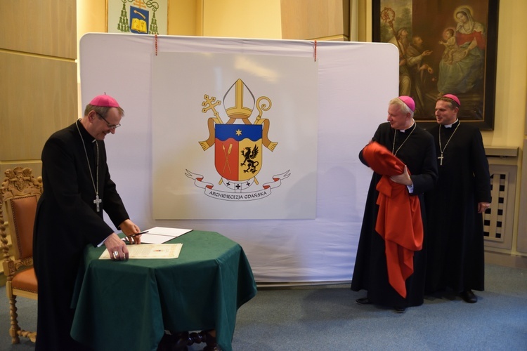 Prezentacja herbu archidiecezji gdańskiej