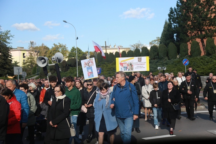 Różaniec dla życia w Mielcu