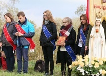 Po różaniec sięgają ludzie w różnym wieku, także bardzo młodzi.