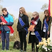 Po różaniec sięgają ludzie w różnym wieku, także bardzo młodzi.